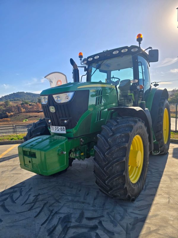 88b52f24-3d0f-4610-8a89-3a4f6e296a51 TRACTOR AGRÍCOLA 6215R