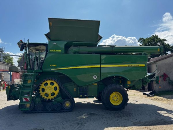 COSECHADORA AGRÍCOLA S785