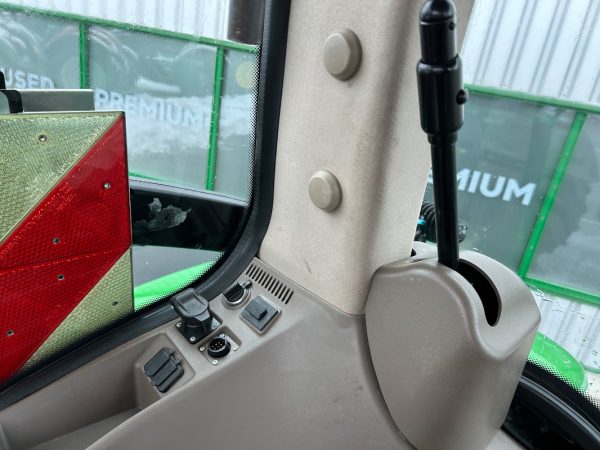 TRACTOR AGRÍCOLA 8370R