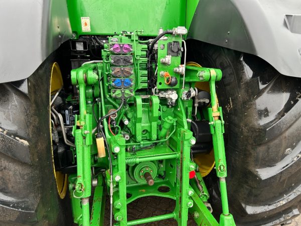 TRACTOR AGRÍCOLA 8370R